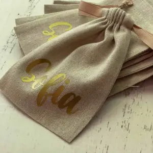 Nombres latinos populares 2025 como Santiago, Mateo, Camila y Sofía reflejan la identidad cultural de familias en Estados Unidos