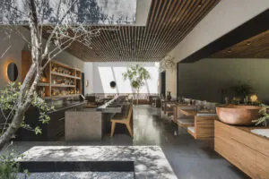 Restaurantes con estrellas Michelin en Latinoamérica como Pujol, D.O.M. y Maido impulsan turismo gastronómico regional.