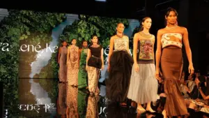 Modelos latinas en la New York Fashion Week febrero 2026 durante desfile de FDLA con colecciones otoño invierno