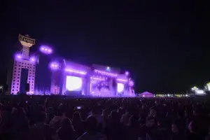 Escenario iluminado del Corona Capital en CDMX durante la expectativa por el lineup Corona Capital 2026 y rumores de artistas internacionales