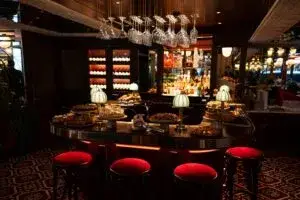 bares latinoamericanos destacados impulsan turismo innovación y economía creativa en ciudades clave