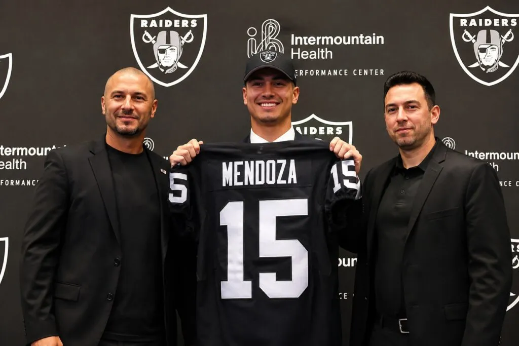 Jugadores latinos celebran su selección en el Draft NFL 2026 dentro de la nueva generación de la liga