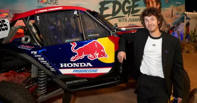 Juanpa Zurita en una campaña de Red Bull enfocada en talento mexicano y creación de contenido
