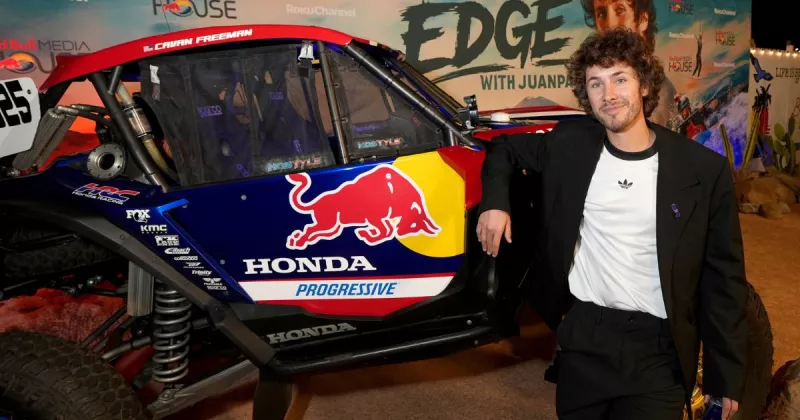 Juanpa Zurita en una campaña de Red Bull enfocada en talento mexicano y creación de contenido