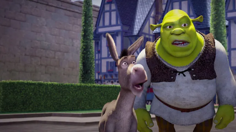 Personaje animado inspirado en Shrek mientras fanáticos discuten cambios en el doblaje latino de la nueva película