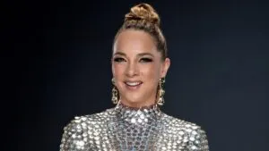 Adamari López desmiente videos falsos creados con inteligencia artificial y alerta sobre la desinformación en redes sociales.