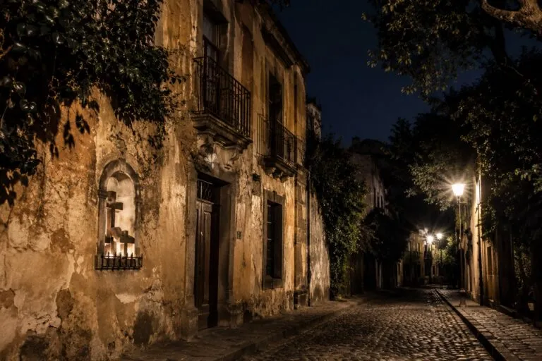 Lugares embrujados en Ciudad de México con leyendas históricas y atractivo cultural para visitantes.