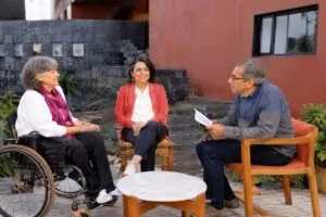 Diseño mexicano en estudio creativo presentado por TV UNAM para impulsar innovación, cultura e inclusión social.