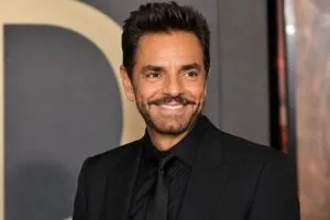 Fortuna de Eugenio Derbez y su trayectoria como actor, productor y empresario mexicano.