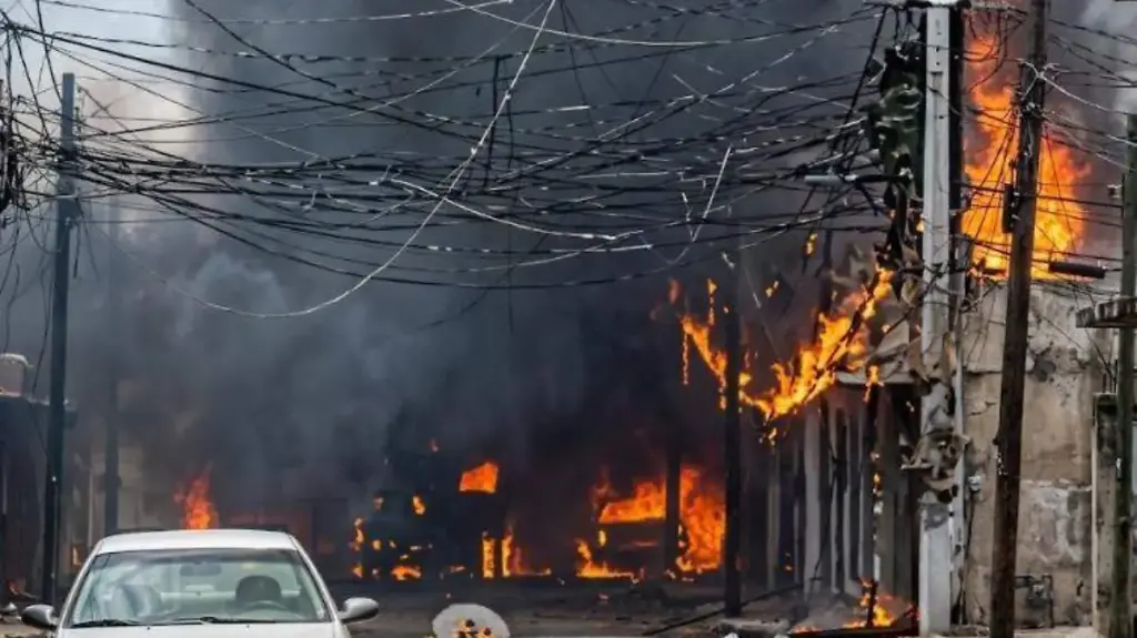 Un menor lesionado tras la explosión en Cuernavaca fue trasladado a Houston para recibir atención médica especializada en Estados Unidos.