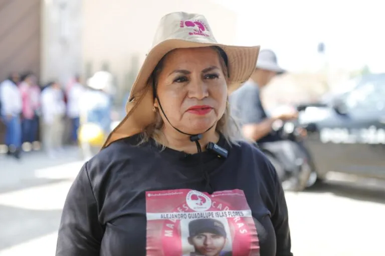 Mujeres buscadoras de desaparecidos en México reciben una certificación oficial que reconoce sus conocimientos y experiencia.